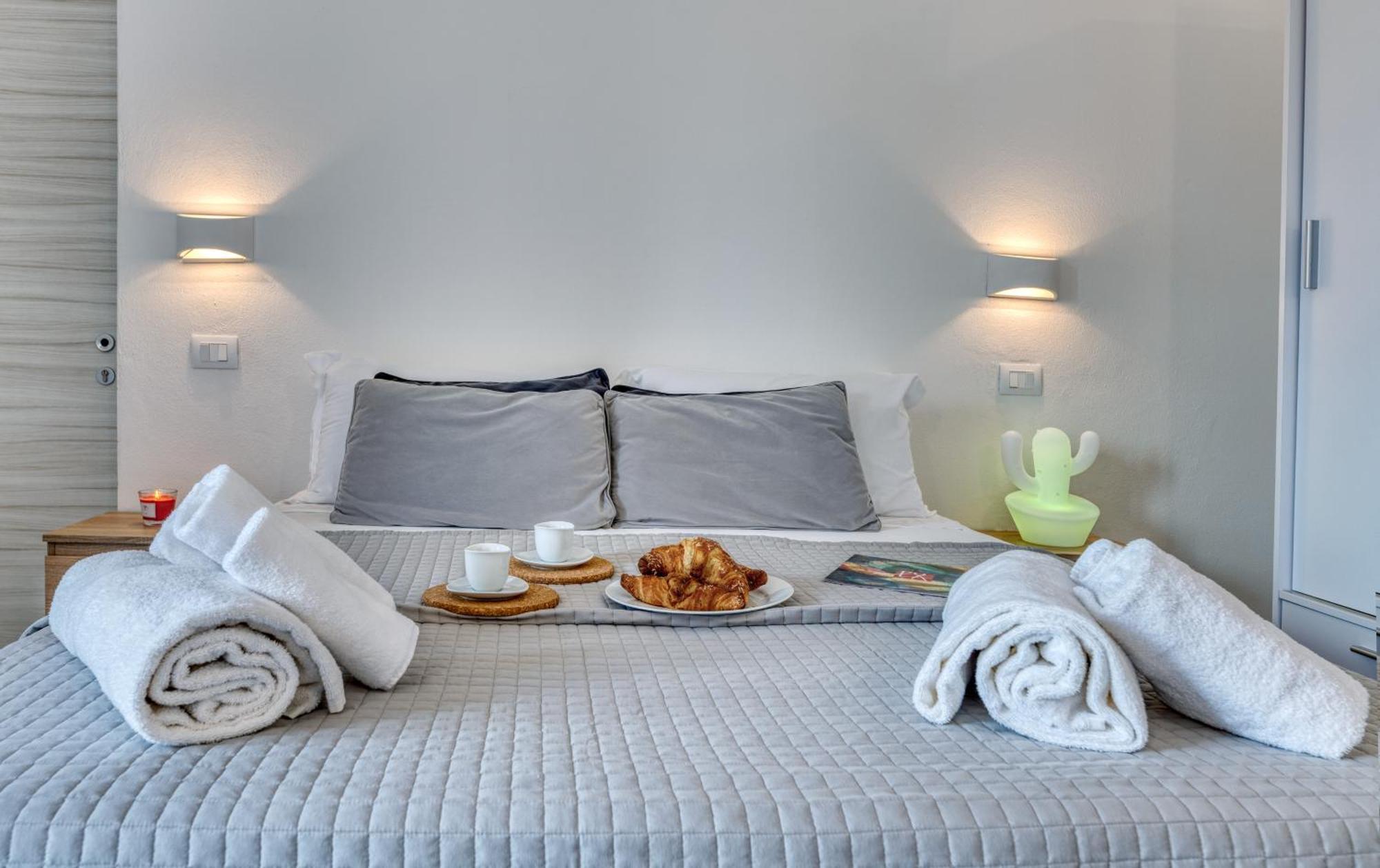 Izzhome Cozy Sunflowers Pula Ngoại thất bức ảnh